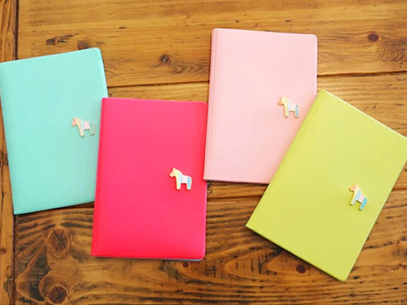 炫彩木馬短款護照夾 旅行必備多功能護照包 保護套